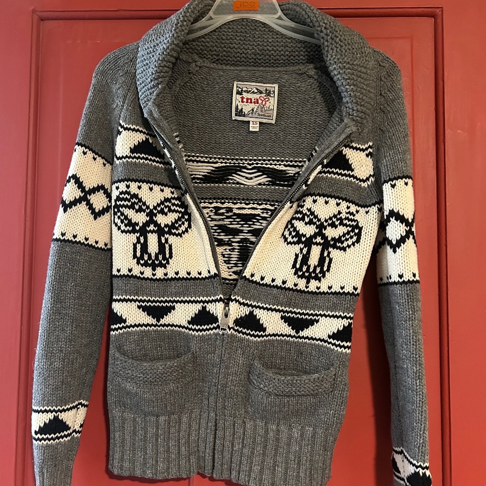 TNA Aritzia Y2K zip up sweater